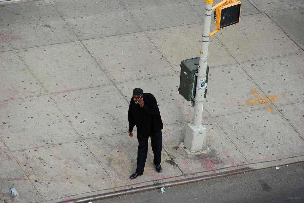 Standing Walking No 31 – Jay Maisel