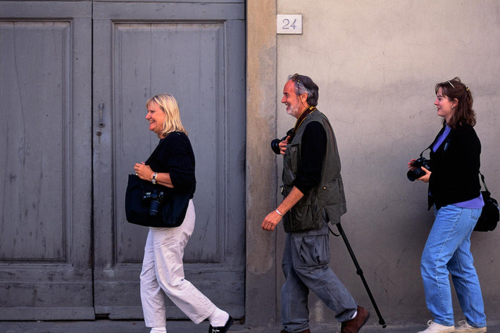 Three Walking, Cortona