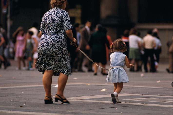 Woman with Child on Leash, Milan