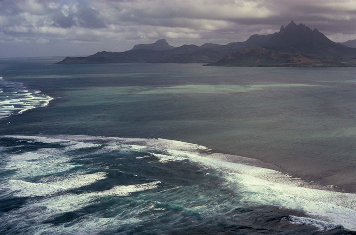 Aerial, Waves and Mountains, Mauritius