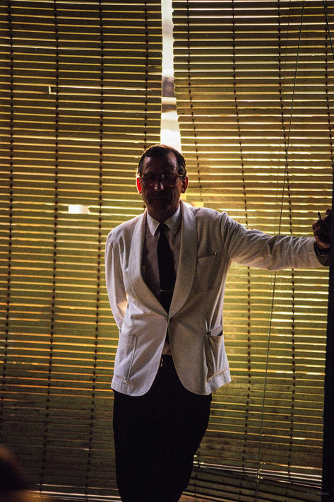 Waiter Against Blinds, Spain