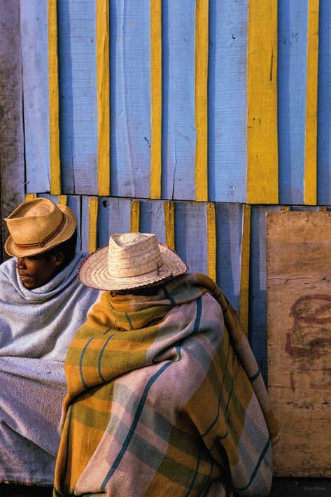 Two Men in Blankets, Antananarivo