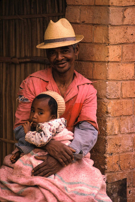 Man in Pink with Baby, Antananarivo