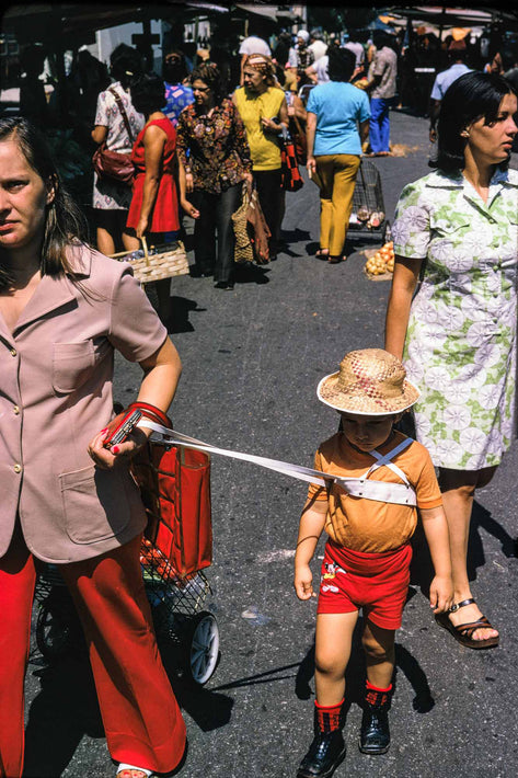 Kid with Harness to Mom, São Paulo