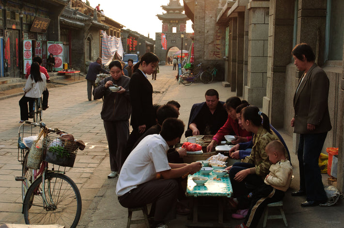 People Eating on Street, Pingyao