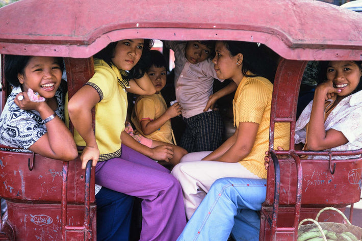 Girls in Bus, Philippines
