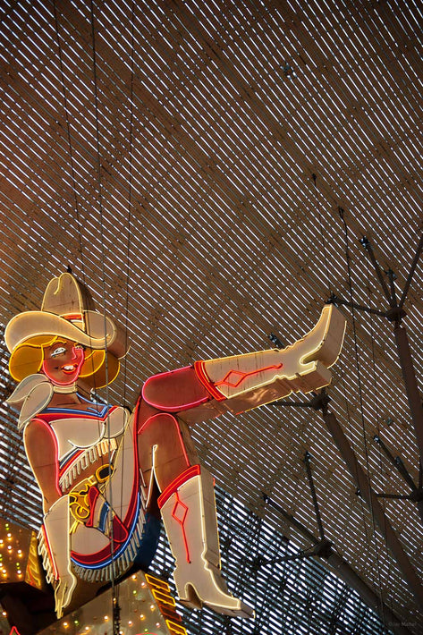 Cowgirl in Arcade 1, Las Vegas