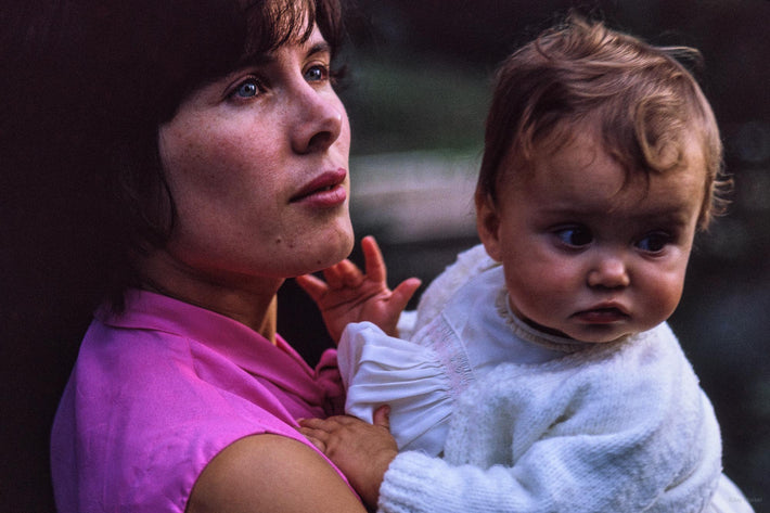 Mom and Child, Close-up, London