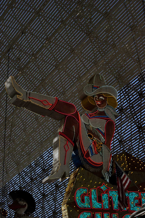 Cowgirl in Arcade 2, Las Vegas