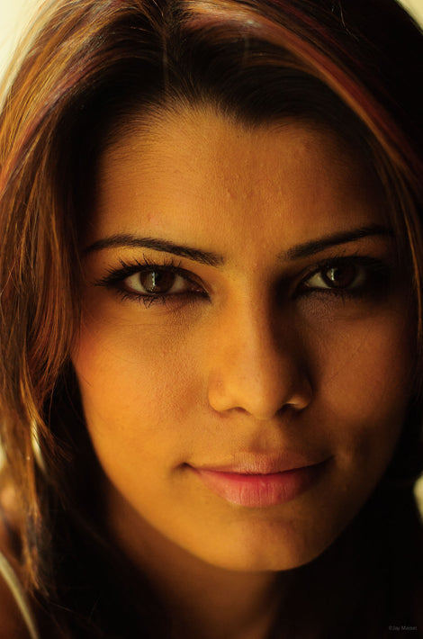 Young Woman 2, Mumbai