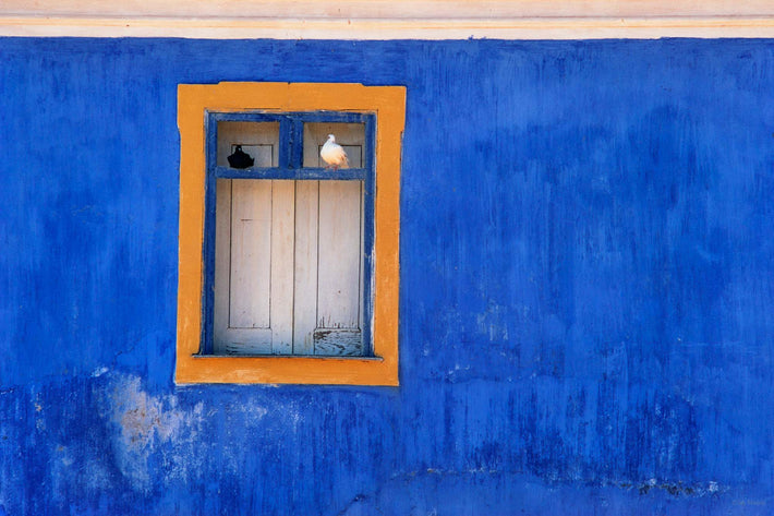 Blue Wall and Doves, Portugal