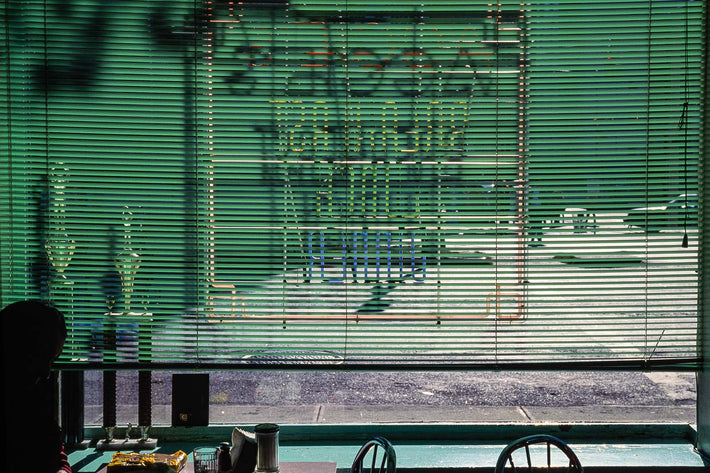 Storefronts No 33
