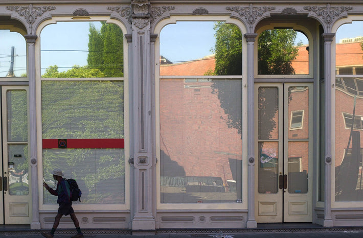 Storefronts No 43