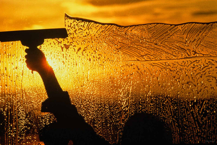 Washing Window, Colombia