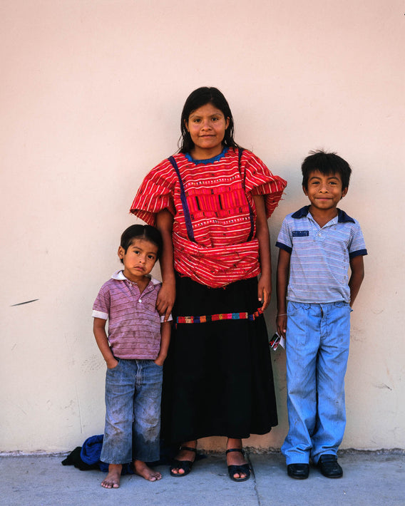 Mom, Two Kids, Oaxaca