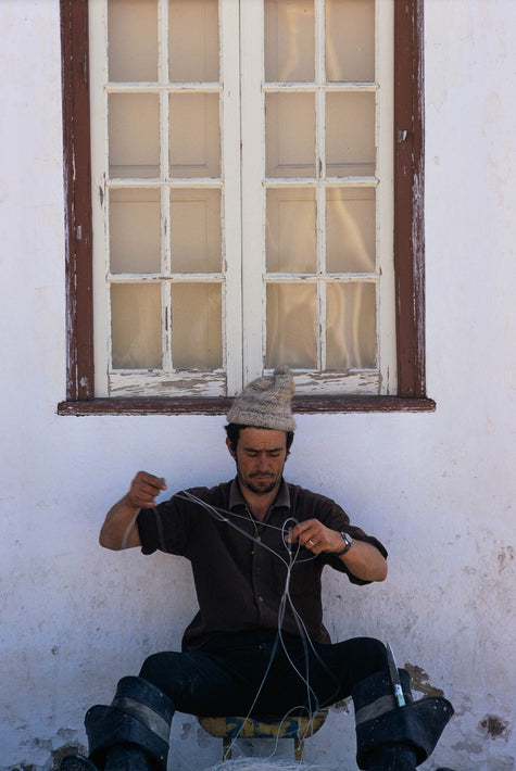 Man Mending Net, Portugal