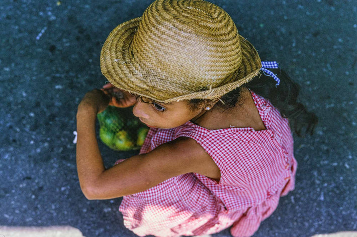 Squatting Girl with Limes, São Paulo