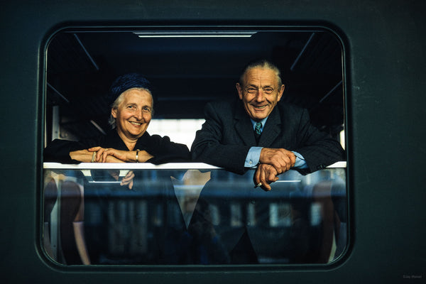 Man and Wife Smiling, Geneva – Jay Maisel