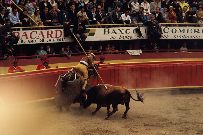 Picador Spearing Bull, Mexico