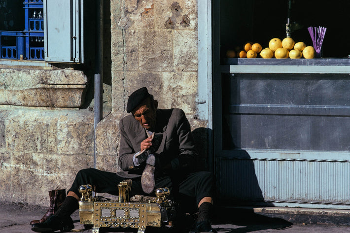 Man Shining Shoes, Jerusalem