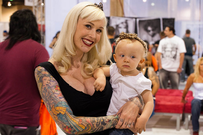 Mother with tattoos and Child, Las Vegas