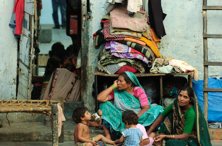 Two Women, Two Kids, Lower Right, Mumbai