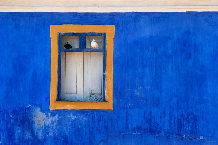 Blue Wall and Doves, Portugal