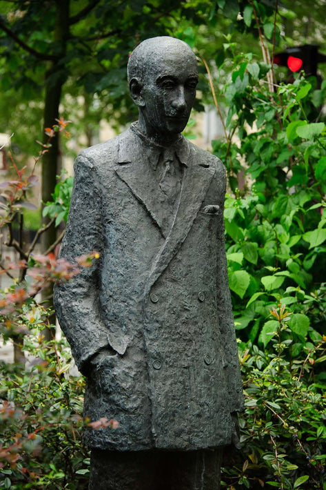 Sculpture in Park, Paris
